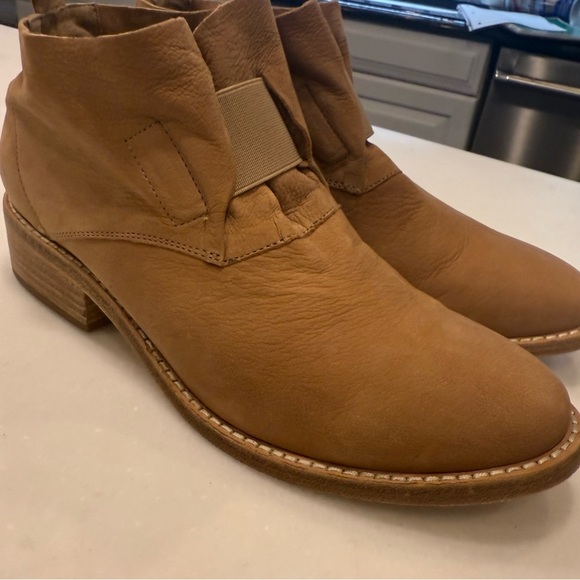 Eileen Fisher Women’s Tan Leather Pull On Ankle Boots Booties Shoes Sz 7.5 - Picture 4 of 11